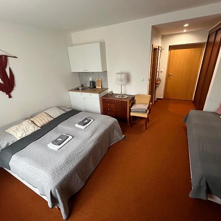 Simply Rooms Slavkov u Brna Bagian luar foto