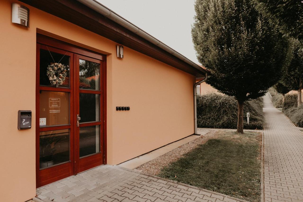 Simply Rooms Slavkov u Brna Bagian luar foto