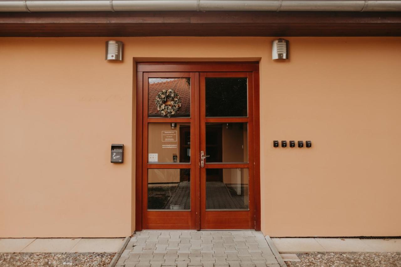 Simply Rooms Slavkov u Brna Bagian luar foto