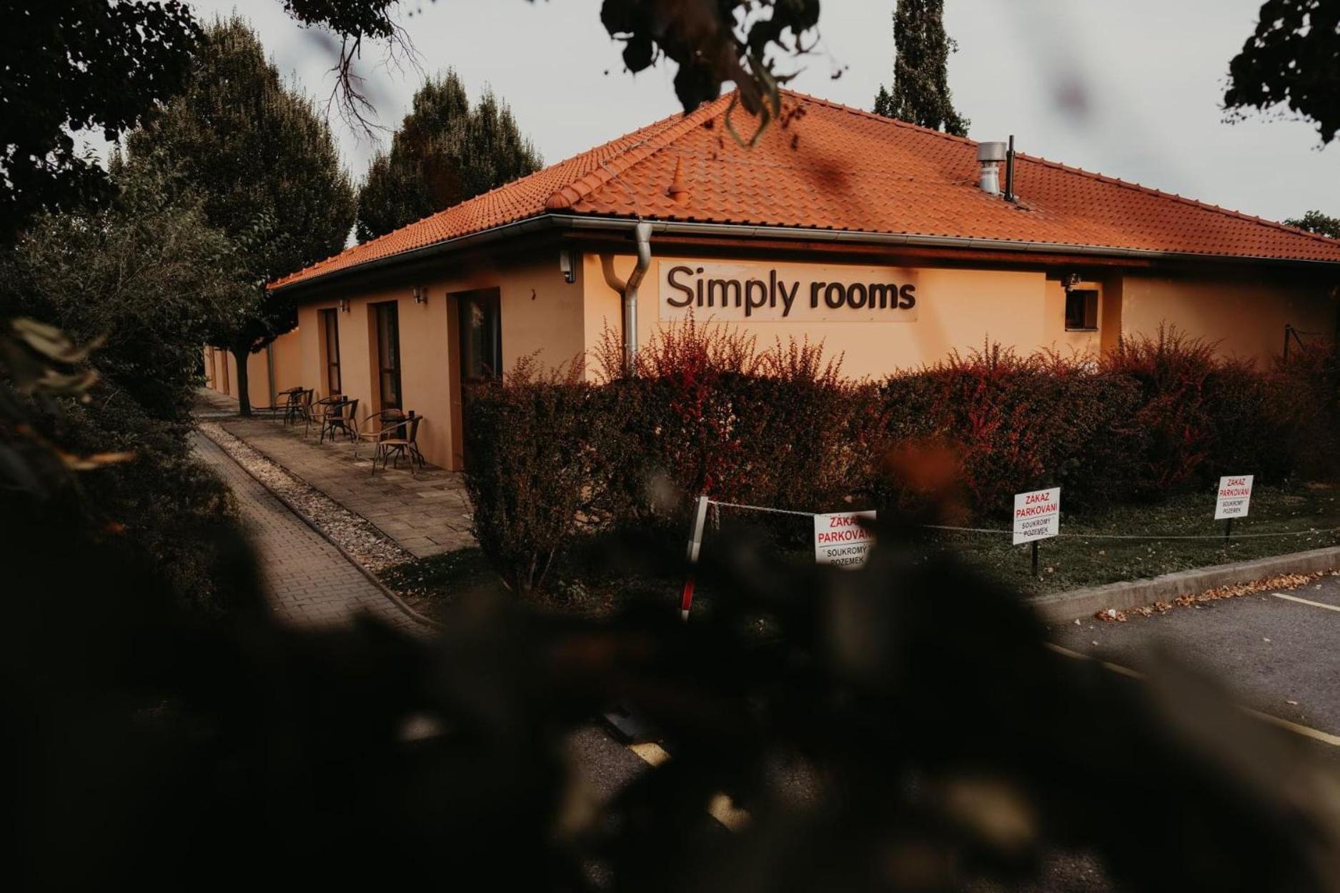Simply Rooms Slavkov u Brna Bagian luar foto