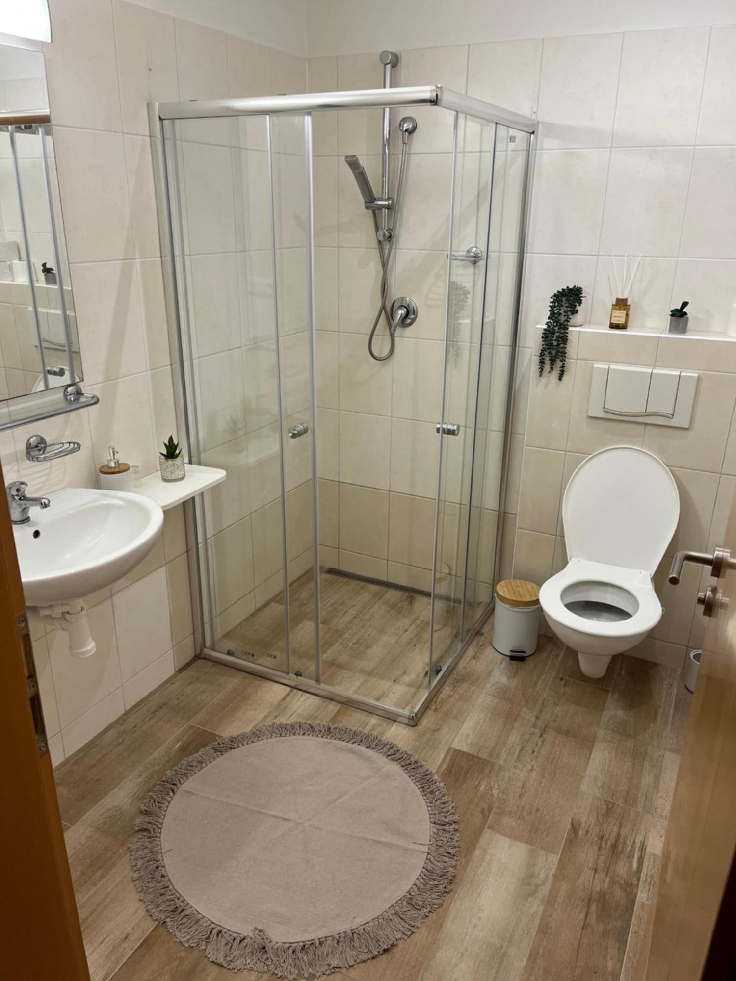 Simply Rooms Slavkov u Brna Bagian luar foto