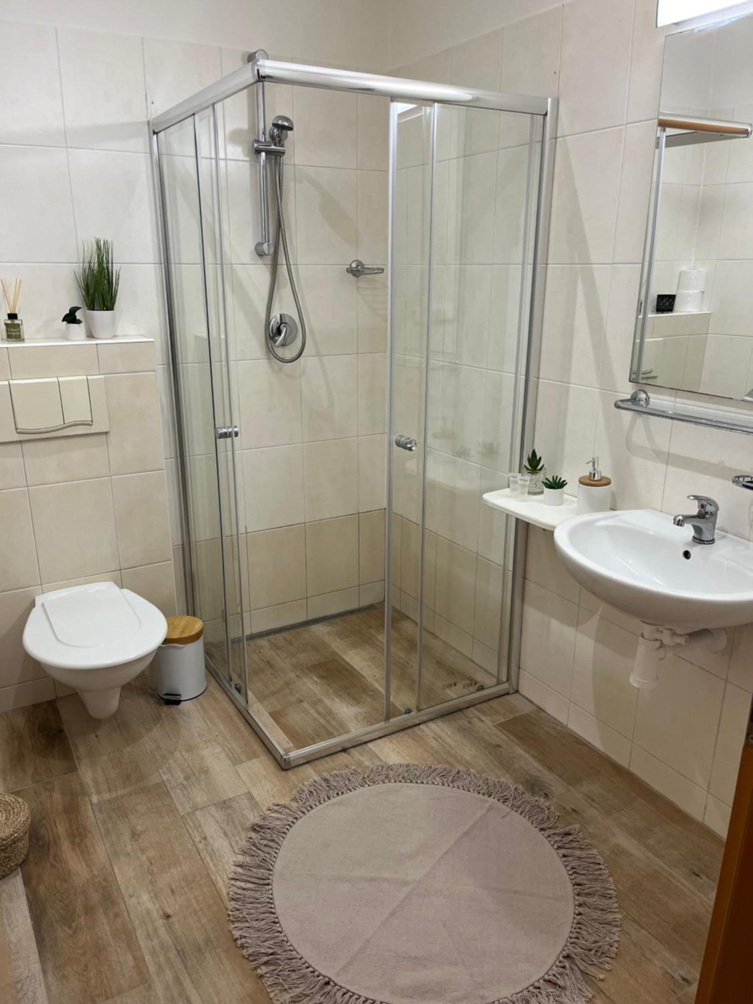 Simply Rooms Slavkov u Brna Bagian luar foto
