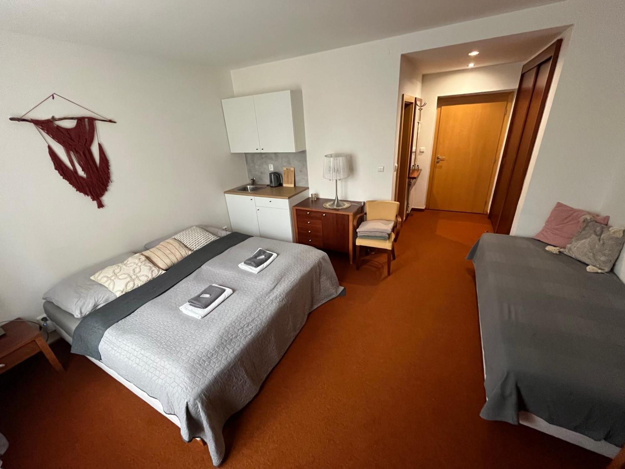 Simply Rooms Slavkov u Brna Bagian luar foto